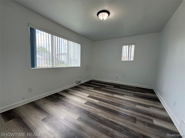 30486 Groveland Street, Madison Heights, MI 48071