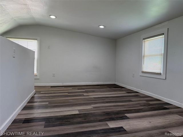 30486 Groveland Street, Madison Heights, MI 48071