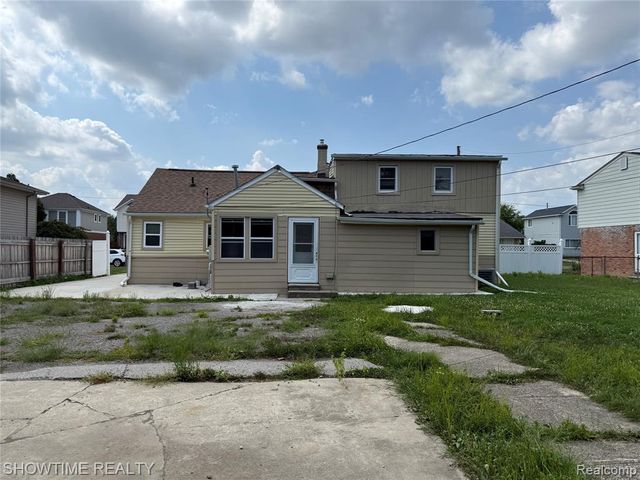 30486 Groveland Street, Madison Heights, MI 48071