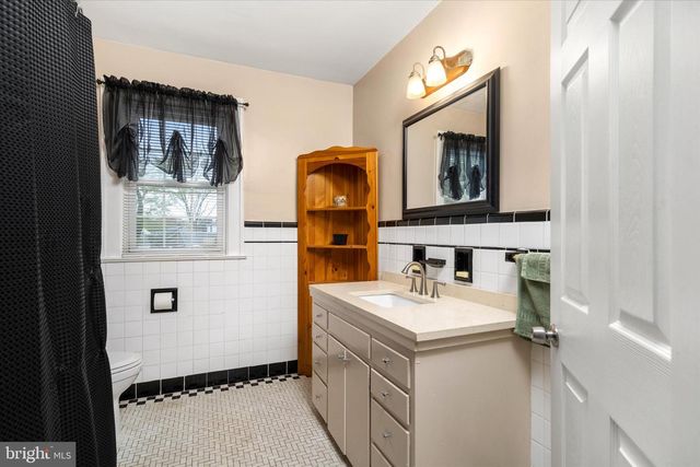 2734 QUAKERBRIDGE RD, Trenton, NJ 08619