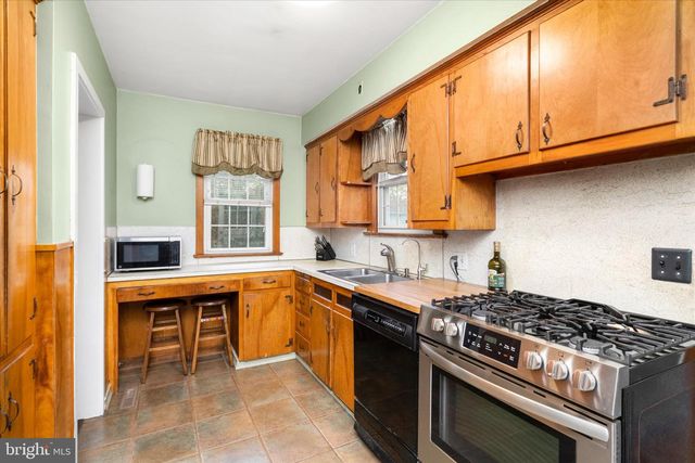 2734 QUAKERBRIDGE RD, Trenton, NJ 08619