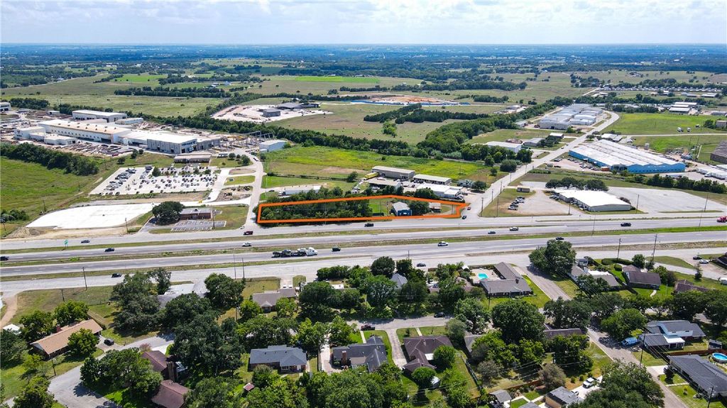 1083 Highway 290, Brenham, TX 77833 — exterior