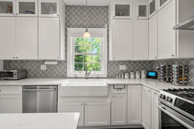 1814 Main Street, Concord, MA 01742