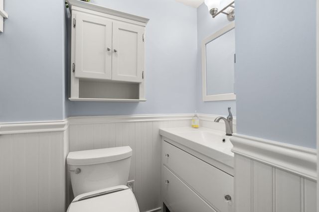 1814 Main Street, Concord, MA 01742