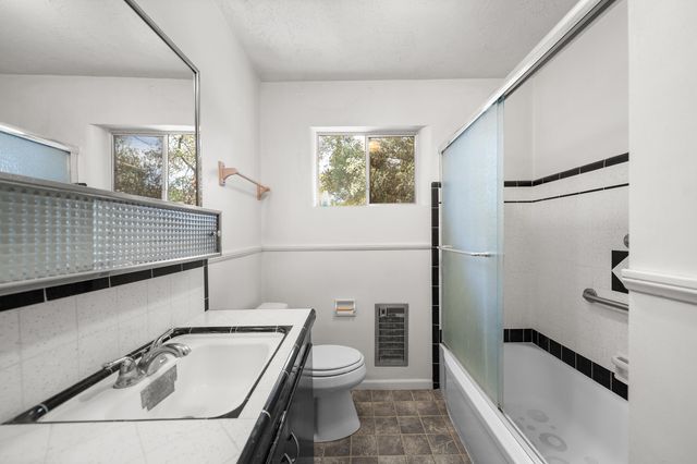 14575 Kinney Avenue, Red Bluff, CA 96080