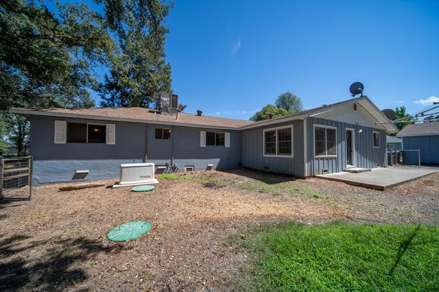14575 Kinney Avenue, Red Bluff, CA 96080