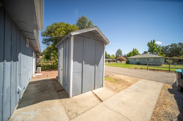 14575 Kinney Avenue, Red Bluff, CA 96080