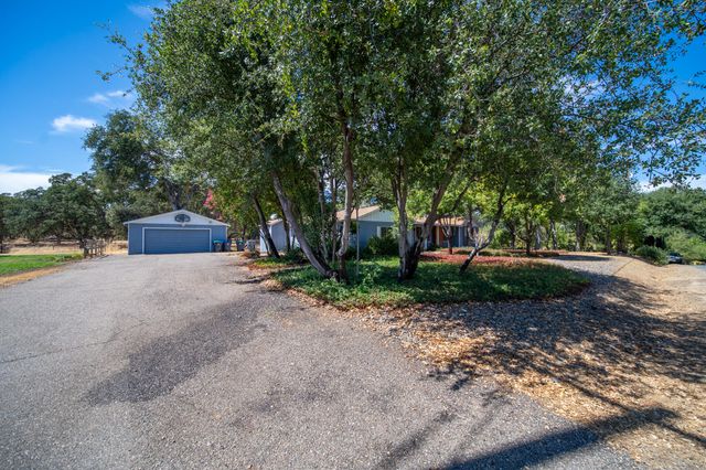 14575 Kinney Avenue, Red Bluff, CA 96080