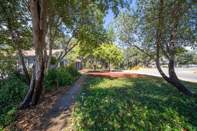 14575 Kinney Avenue, Red Bluff, CA 96080