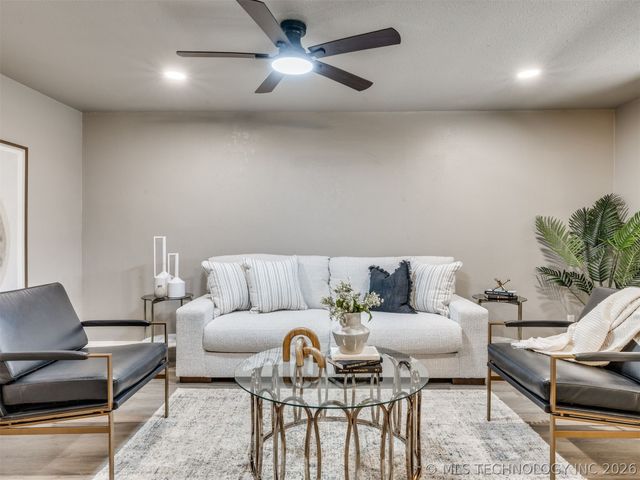 784 N Moccasin Place, Sapulpa, OK 74066