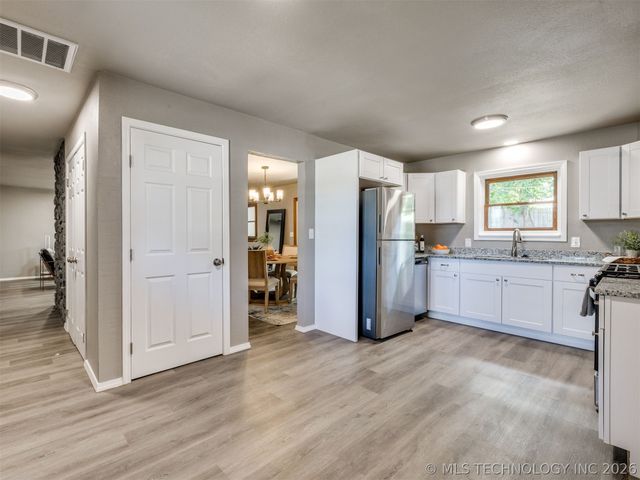 784 N Moccasin Place, Sapulpa, OK 74066