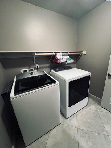 5005 Pinehurst Drive, Pasco, WA 99301