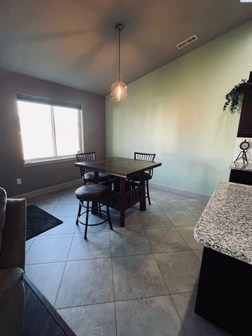 5005 Pinehurst Drive, Pasco, WA 99301