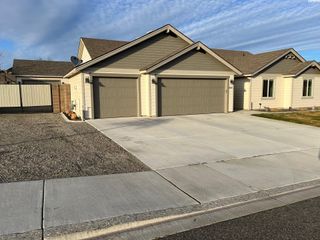 5005 Pinehurst Drive, Pasco, WA 99301
