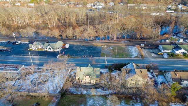 10 Sparten Place B, Tuxedo Park, NY 10987