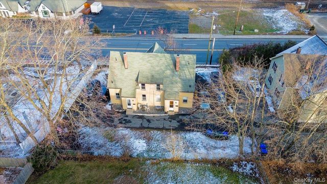 10 Sparten Place B, Tuxedo Park, NY 10987