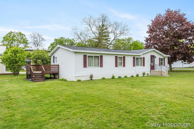 153 Baldwin Street, Lyons, MI 48851