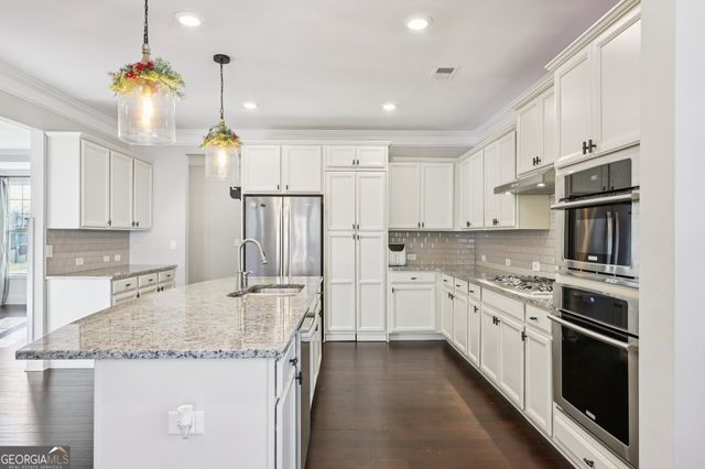 201 Birchin Drive, Woodstock, GA 30188