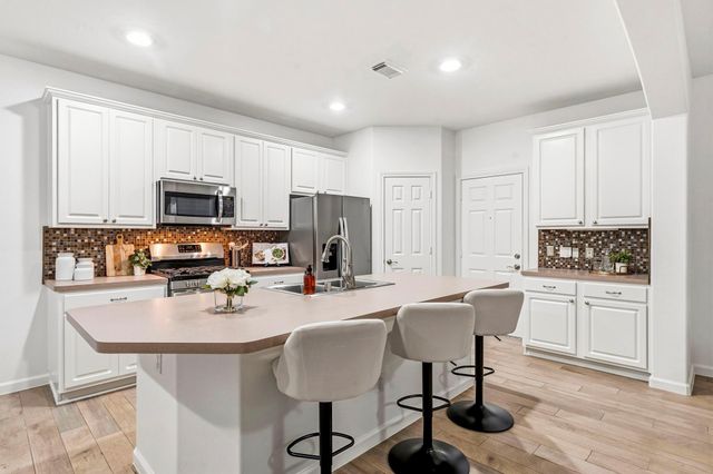 103 Ledgestone Place, The Woodlands, TX 77382