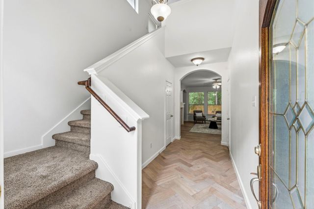 103 Ledgestone Place, The Woodlands, TX 77382