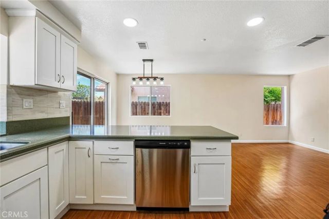 11472 Citrus Glen Ln, Fontana, CA 92337