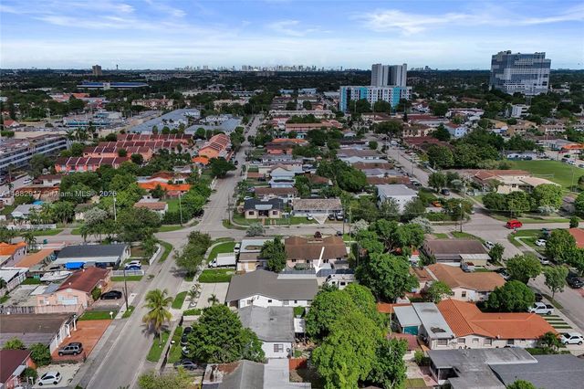 11220 SW 2nd St, Sweetwater, FL 33174