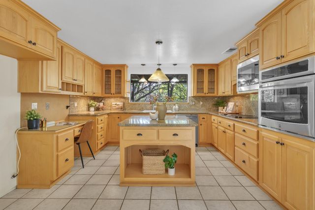 5539 Crestline Dr, Foresthill, CA 95631