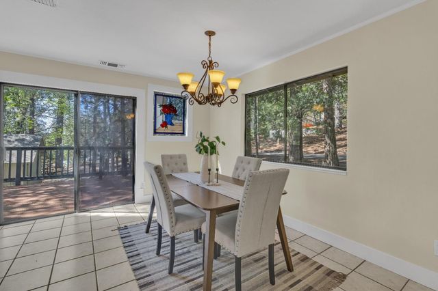 5539 Crestline Dr, Foresthill, CA 95631