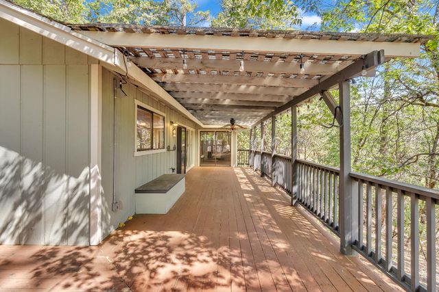 5539 Crestline Dr, Foresthill, CA 95631