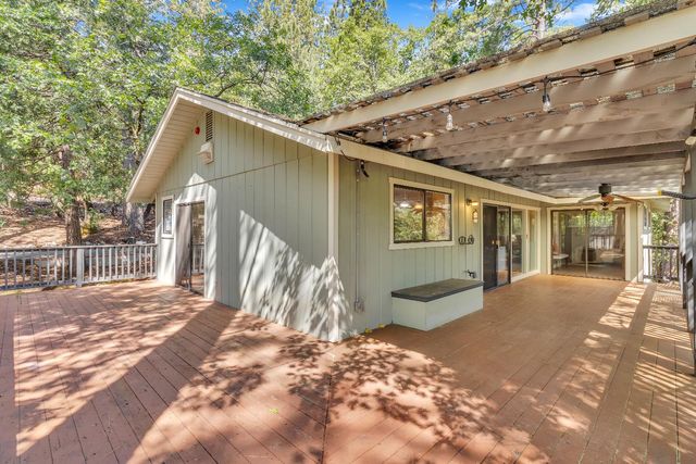 5539 Crestline Dr, Foresthill, CA 95631