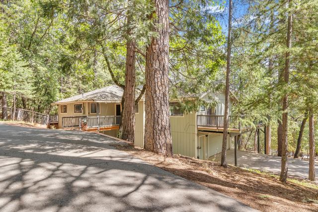 5539 Crestline Dr, Foresthill, CA 95631