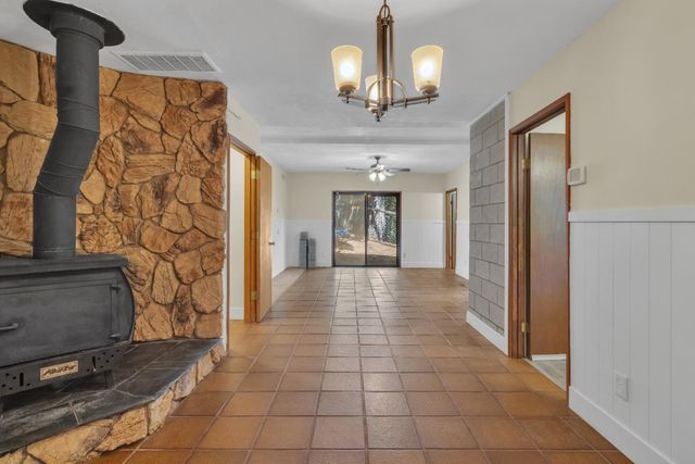 5539 Crestline Dr, Foresthill, CA 95631