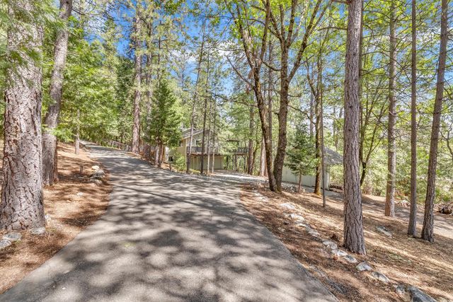 5539 Crestline Dr, Foresthill, CA 95631