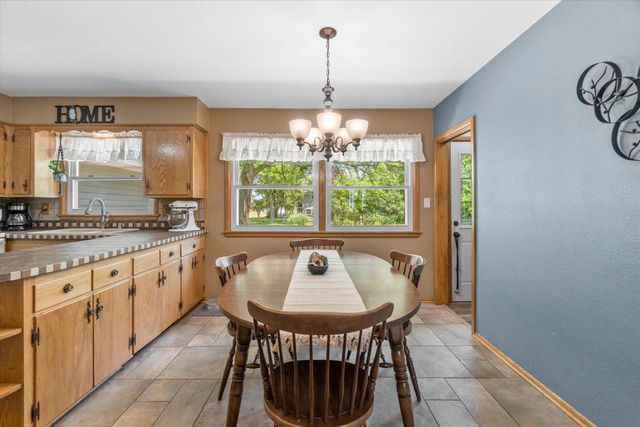 480 Rip Van Winkle DRIVE, Waukesha, WI 53186