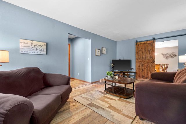 480 Rip Van Winkle DRIVE, Waukesha, WI 53186