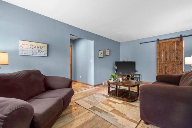 480 Rip Van Winkle DRIVE, Waukesha, WI 53186