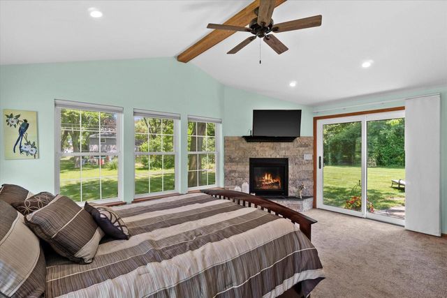 480 Rip Van Winkle DRIVE, Waukesha, WI 53186