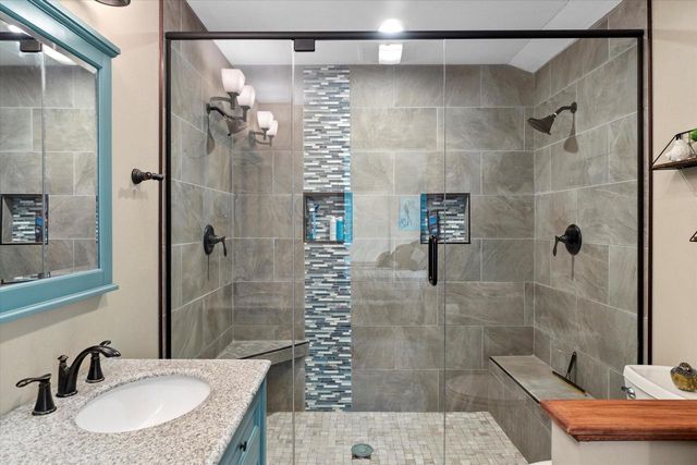 480 Rip Van Winkle DRIVE, Waukesha, WI 53186