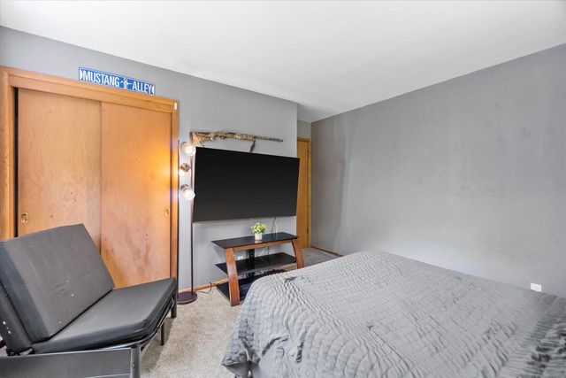 480 Rip Van Winkle DRIVE, Waukesha, WI 53186
