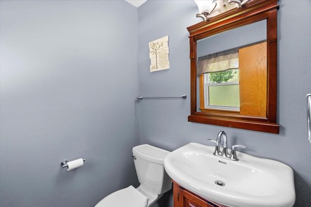 480 Rip Van Winkle DRIVE, Waukesha, WI 53186