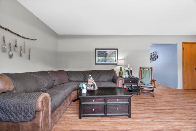 480 Rip Van Winkle DRIVE, Waukesha, WI 53186