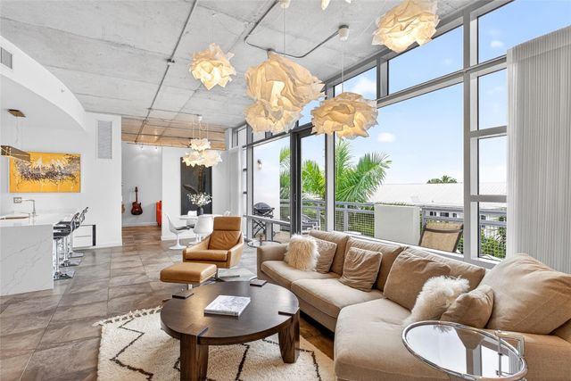 365 SE 6th Avenue 404, Delray Beach, FL 33483