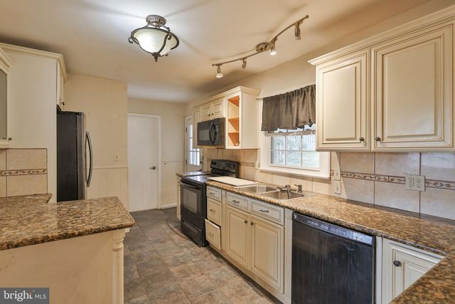 210 S 16TH ST, Emmaus, PA 18049