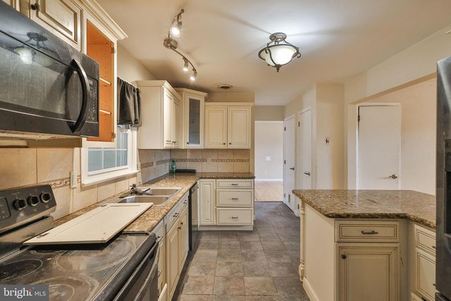 210 S 16TH ST, Emmaus, PA 18049