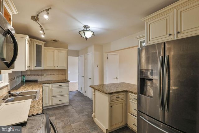 210 S 16TH ST, Emmaus, PA 18049