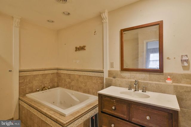 210 S 16TH ST, Emmaus, PA 18049