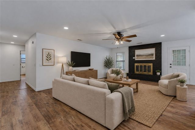 2709 Hyatt Avenue, Springdale, AR 72762