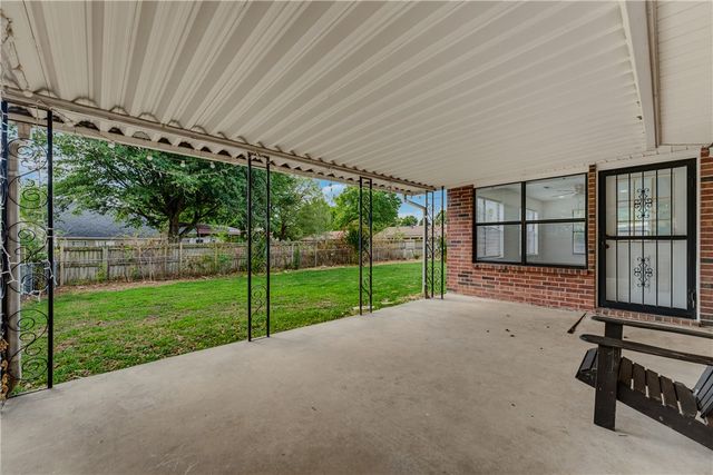 2709 Hyatt Avenue, Springdale, AR 72762