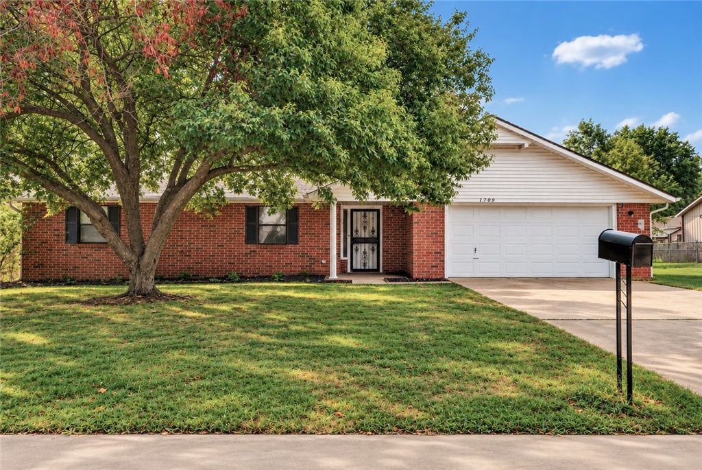 2709 Hyatt Avenue, Springdale, AR 72762