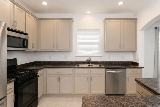 9718 Sun Ml, San Antonio, TX 78254
